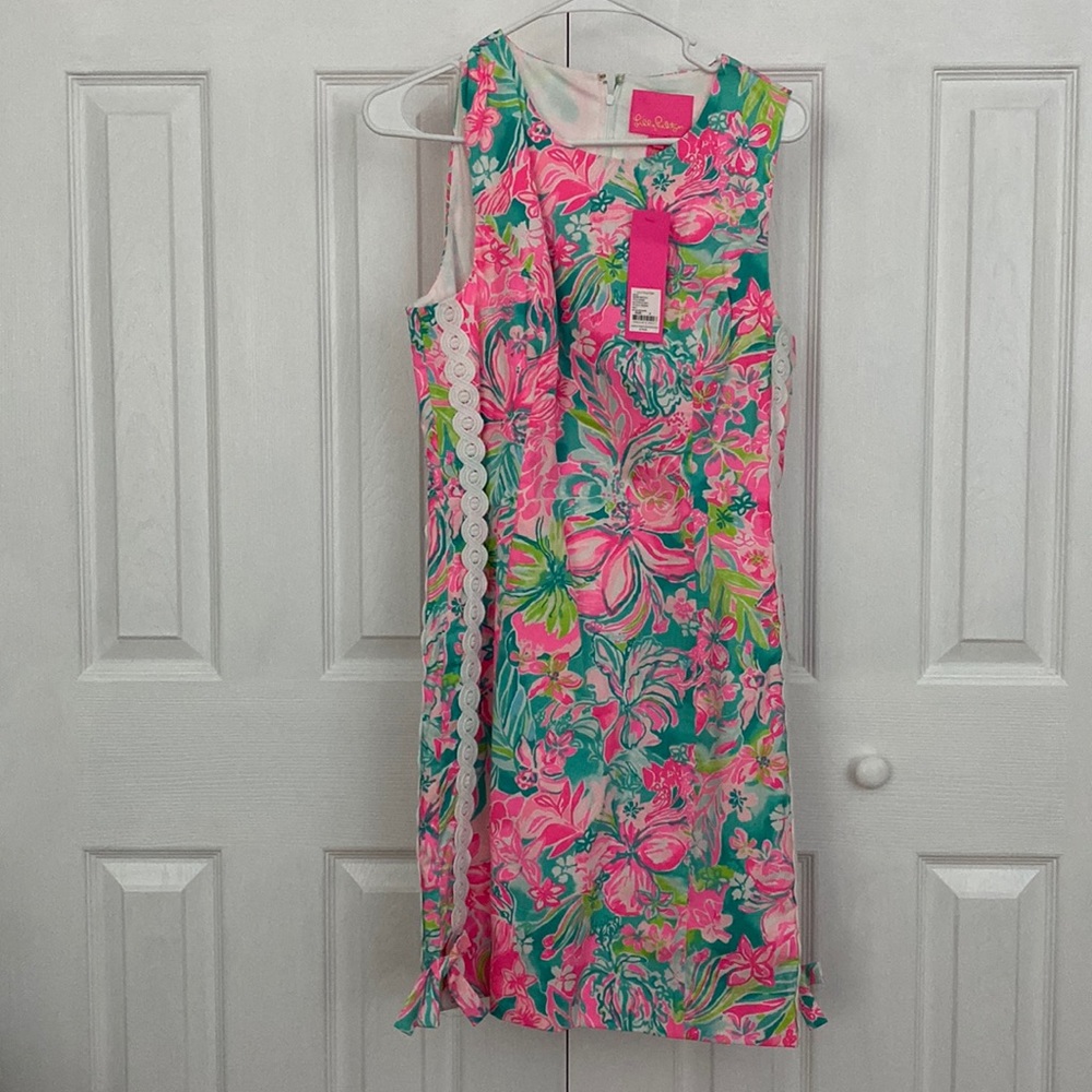 Lilly Pulitzer shift dress size 8 Hot on the Scene print BNWT